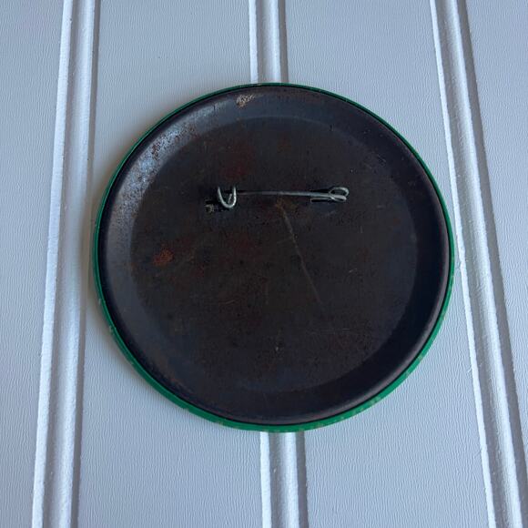 Vintage “Kiss My Irish Ass” Shamrock Pinback Button – Large 3″ Green & Gold - Picture 2 of 3